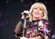 就在直播开始前几个小时，BBC《严格的世界》的Toyah Willcox收到了一个悲伤的消息