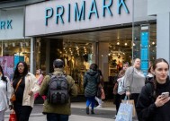 顾客们坚持认为Primark这款价值38英镑的秋季人造毛皮大衣穿在身上“太棒了”